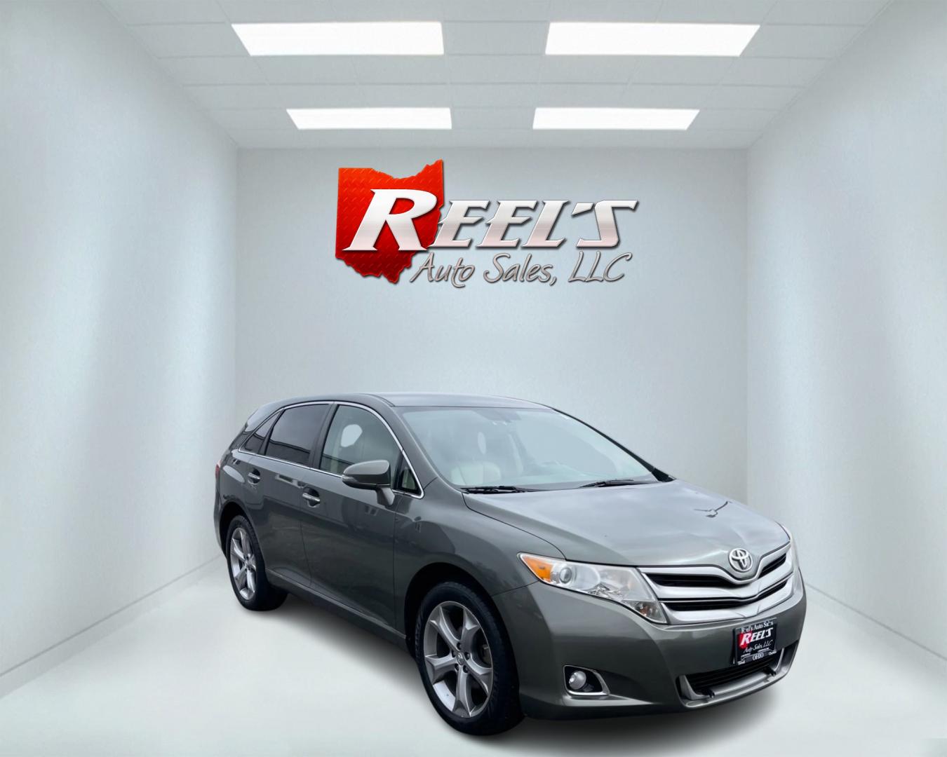 2013 Green /Tan Toyota Venza XLE V6 AWD (4T3BK3BB2DU) with an 3.5L V6 DOHC 24V engine, 6-Speed Automatic transmission, located at 547 E. Main St., Orwell, OH, 44076, (440) 437-5893, 41.535435, -80.847855 - Photo#2